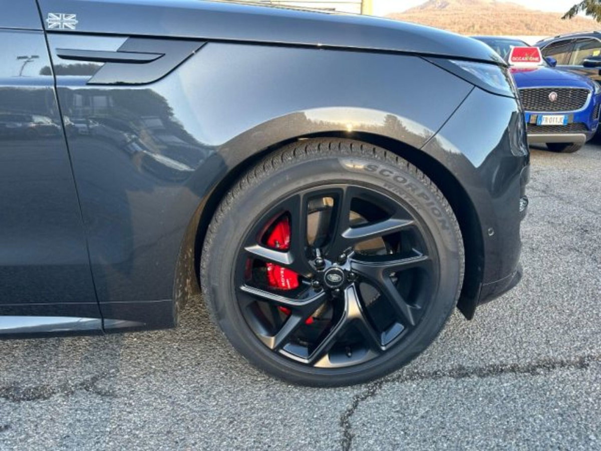 Land Rover Range Rover Sport 3.0D l6 300 CV HSE Dynamic Stealth (16)