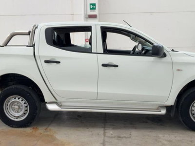 Mitsubishi L200 2.4 DI-D/154CV 2WD Double Cab Inform (5)
