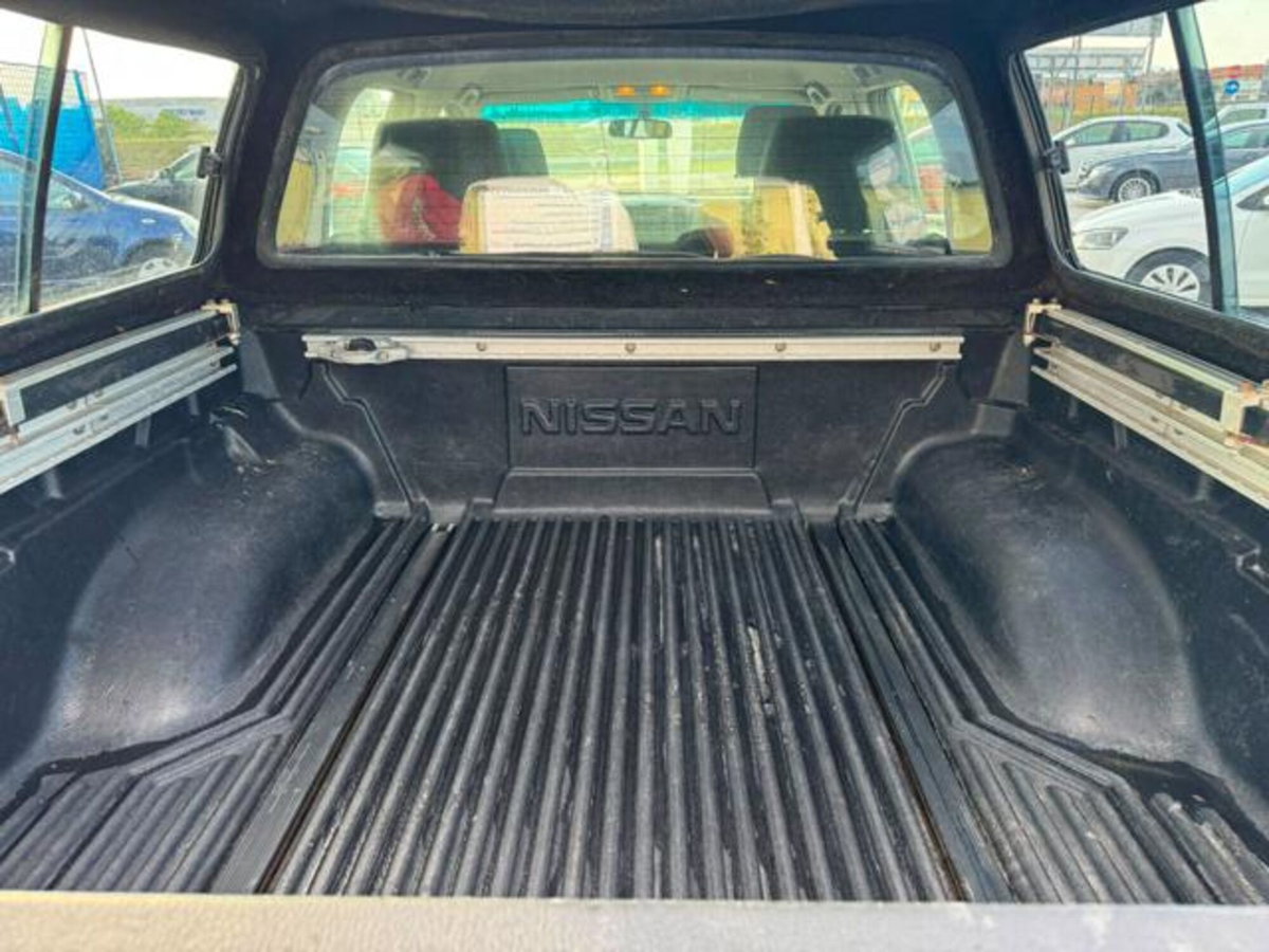 Nissan Navara 2.5 dCi 4 porte Double Cab LE (15)