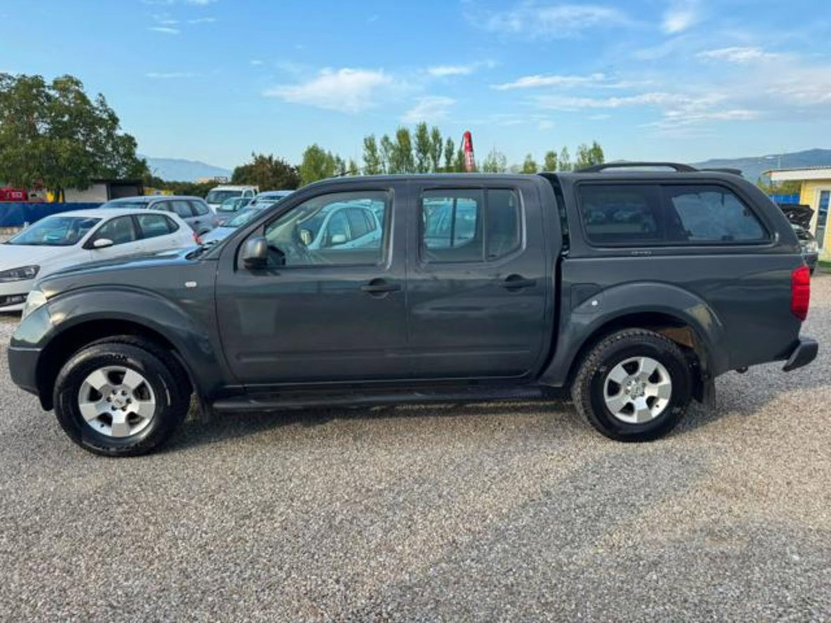 Nissan Navara 2.5 dCi 4 porte Double Cab LE (4)