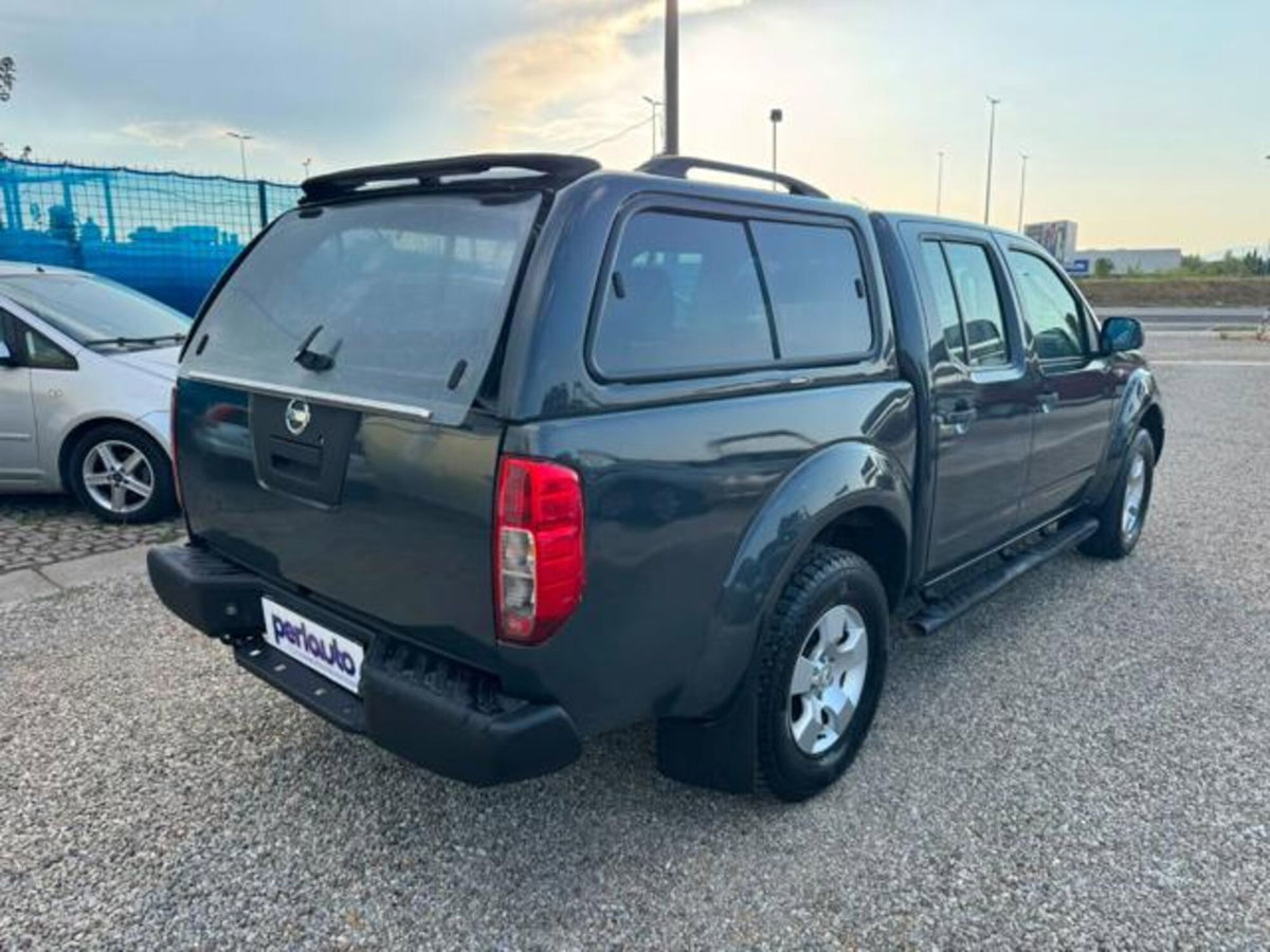 Nissan Navara 2.5 dCi 4 porte Double Cab LE (5)