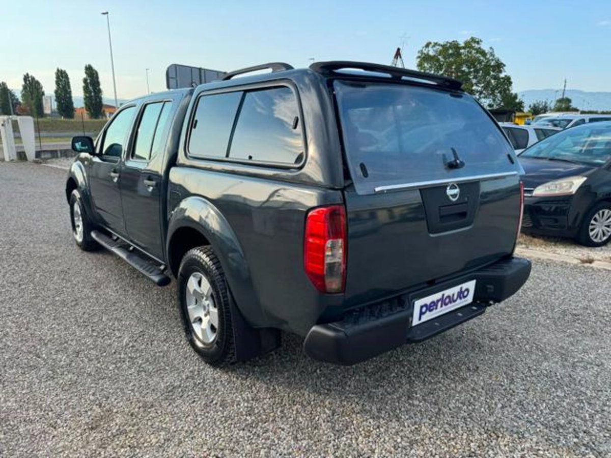 Nissan Navara 2.5 dCi 4 porte Double Cab LE (6)