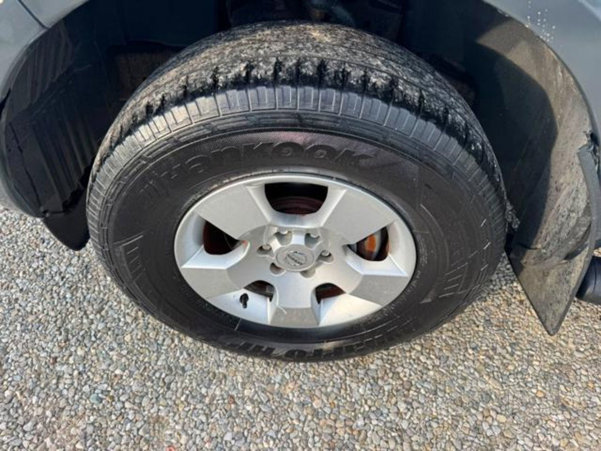 Nissan Navara 2.5 dCi 4 porte Double Cab LE (7)