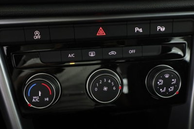 Volkswagen T-Roc 1.5 tsi Life dsg (13)
