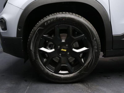 Jeep Avenger 1.2 turbo e-hybrid mhev The North Face 4xe 145cv edct6 (5)