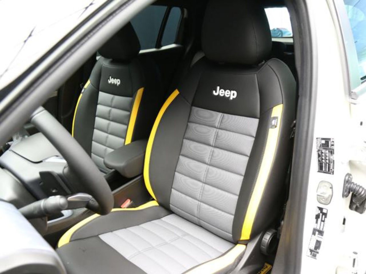 Jeep Avenger 1.2 turbo e-hybrid mhev The North Face 4xe 145cv edct6 (12)
