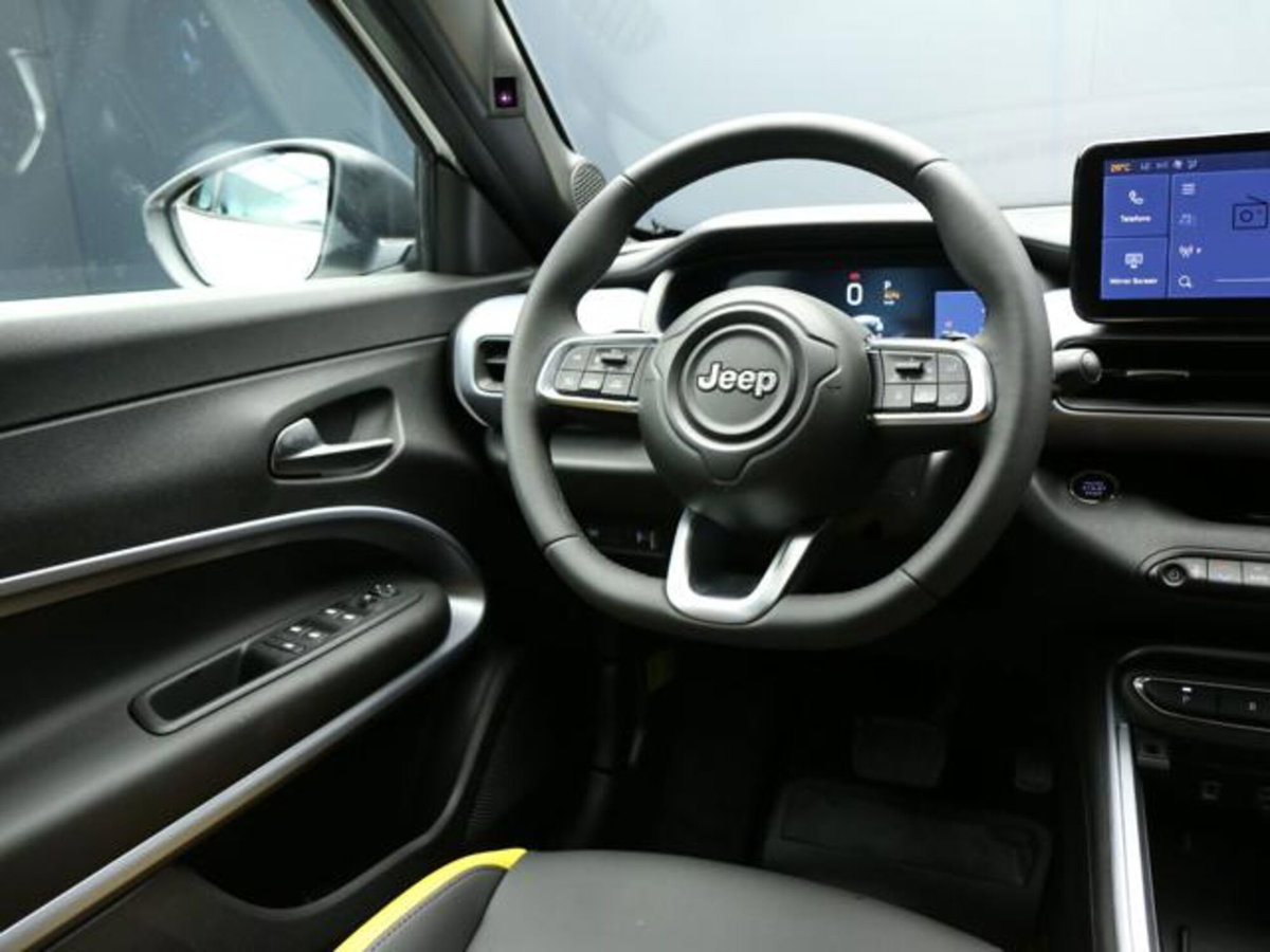 Jeep Avenger 1.2 turbo e-hybrid mhev The North Face 4xe 145cv edct6 (14)