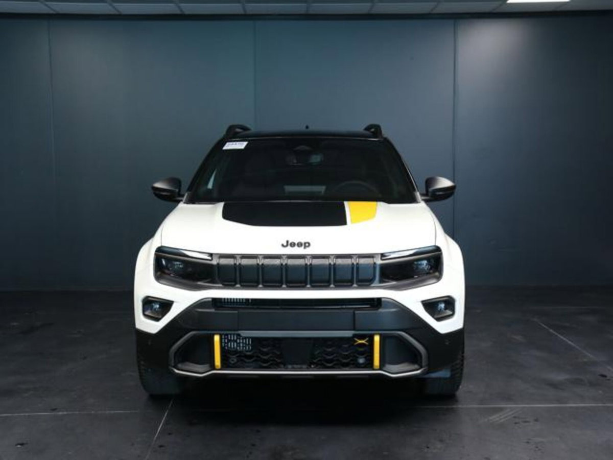 Jeep Avenger 1.2 turbo e-hybrid mhev The North Face 4xe 145cv edct6 (2)