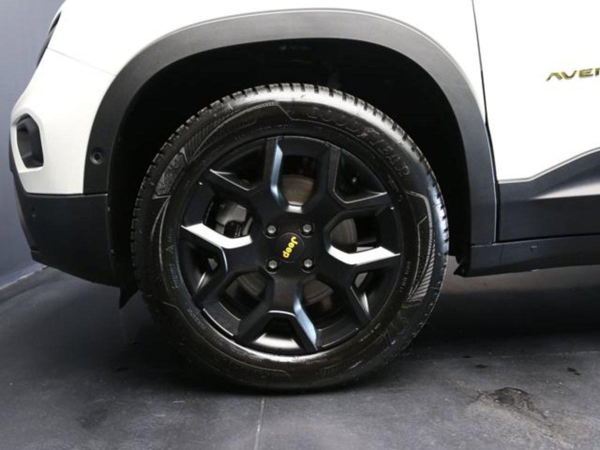 Jeep Avenger 1.2 turbo e-hybrid mhev The North Face 4xe 145cv edct6 (5)
