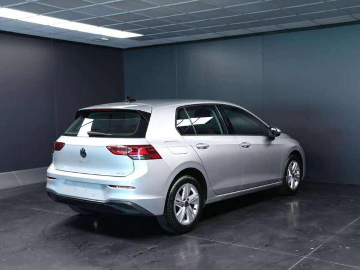 Volkswagen Golf Variant 1.0 eTSI EVO DSG Life (2)