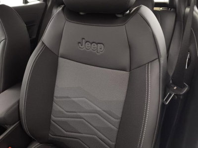 Jeep Avenger 1.2 turbo e-hybrid mhev Altitude fwd 110cv edct6 (19)