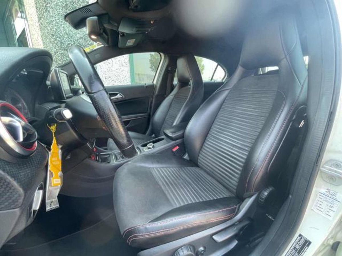 Mercedes-Benz Classe A 180 CDI Premium (11)