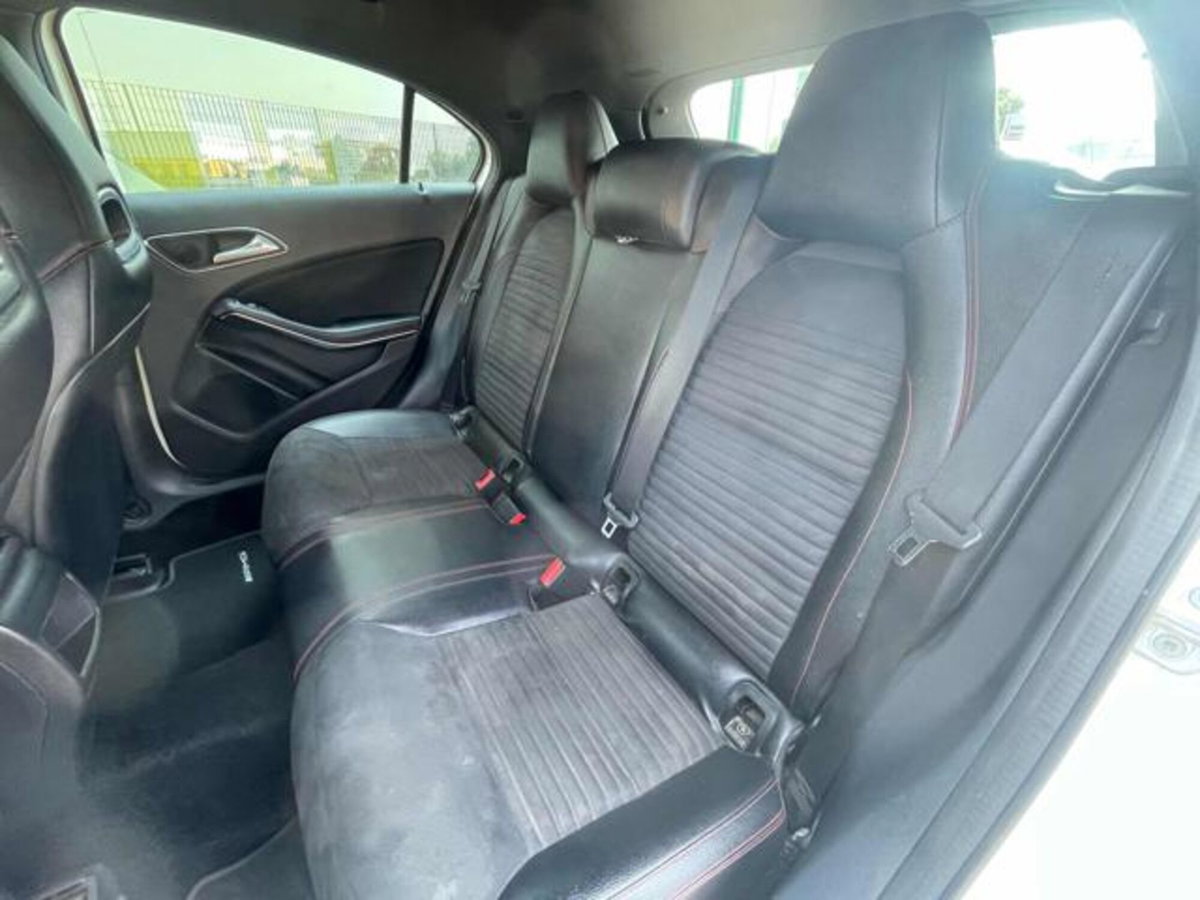 Mercedes-Benz Classe A 180 CDI Premium (12)