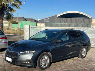 Skoda Octavia Station Wagon 2.0 TDI EVO SCR DSG Wagon Executive (2)