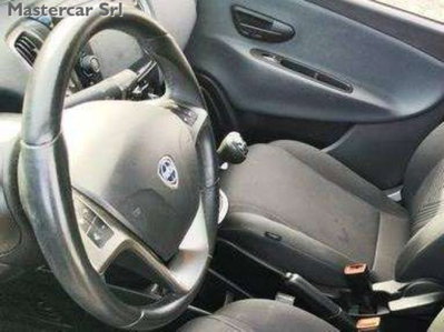 Lancia Ypsilon 1.0 FireFly 5 porte S&S Hybrid Gold Plus (8)