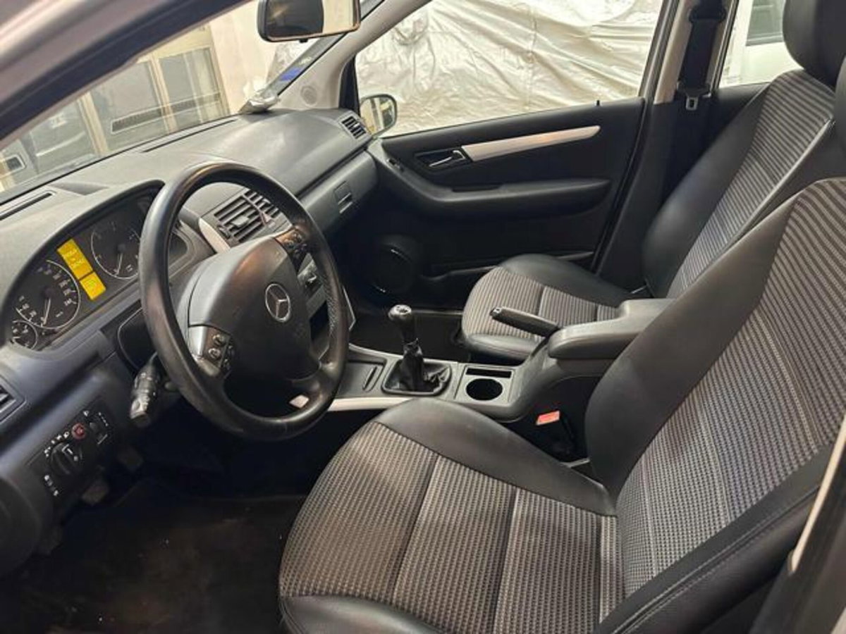 Mercedes-Benz Classe A 180 CDI Elegance (7)