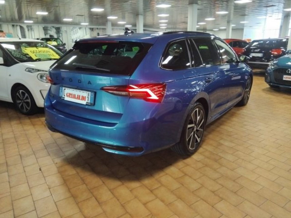 Skoda Octavia Station Wagon 2.0 tdi Sportline 150cv dsg (7)