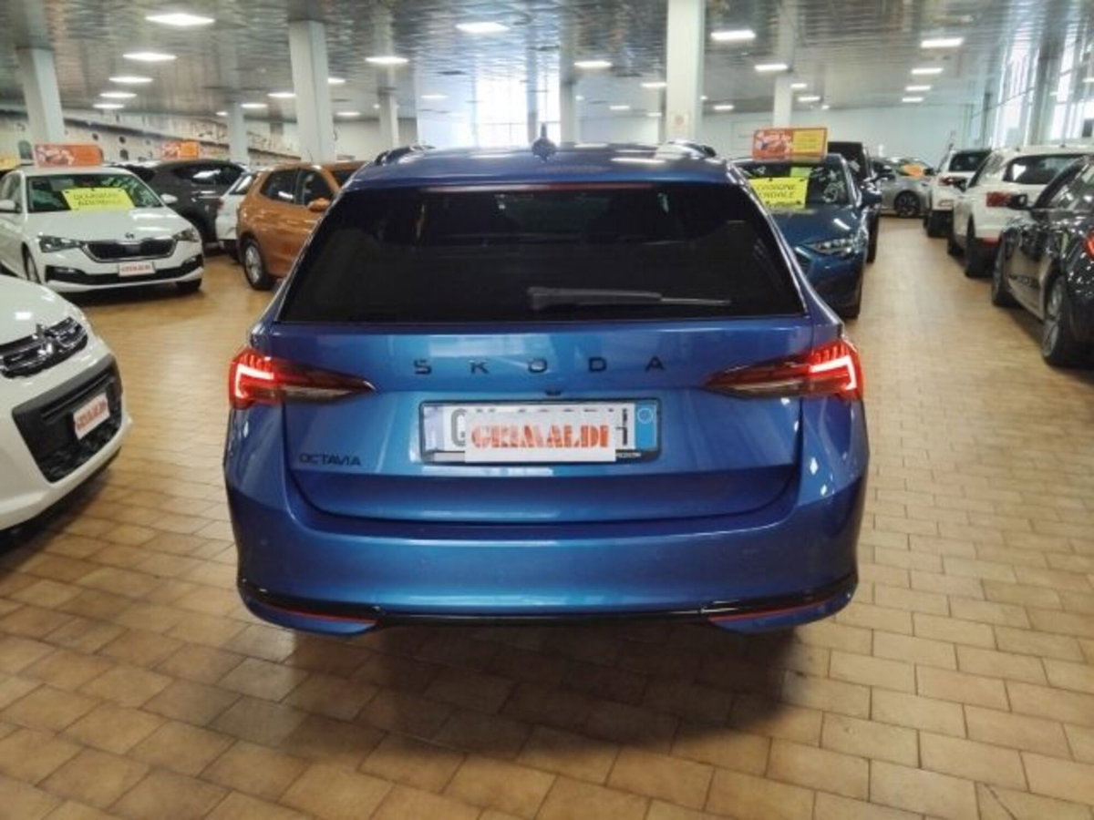 Skoda Octavia Station Wagon 2.0 tdi Sportline 150cv dsg (6)