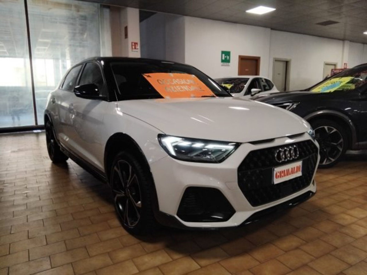 Audi A1 citycarver 30 TFSI S tronic Identity Contrast