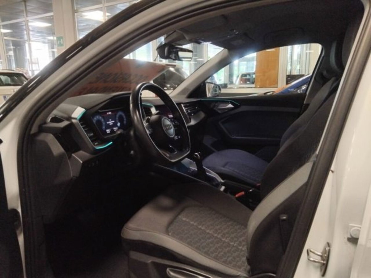 Audi A1 citycarver 30 TFSI S tronic Identity Contrast (14)