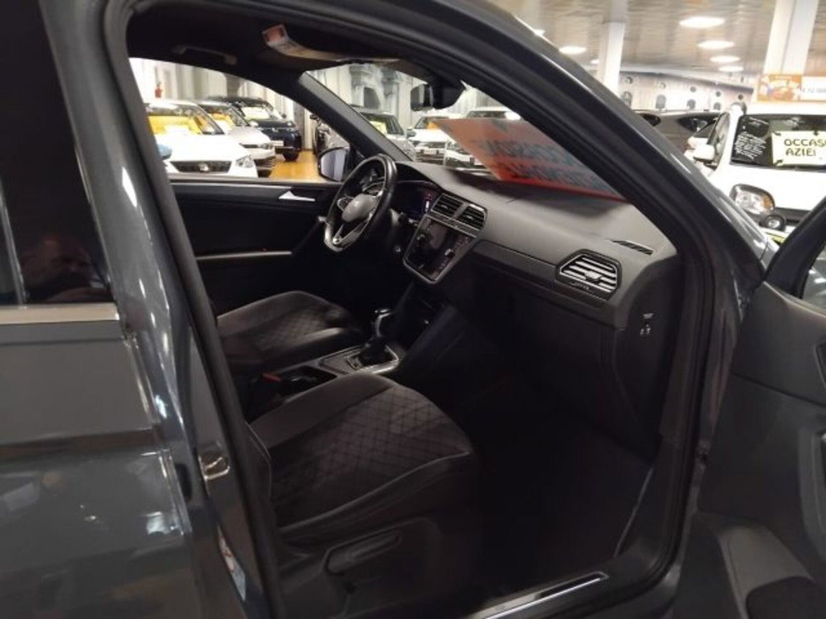 Volkswagen Tiguan Allspace 2.0 tdi R-Line 150cv dsg (14)