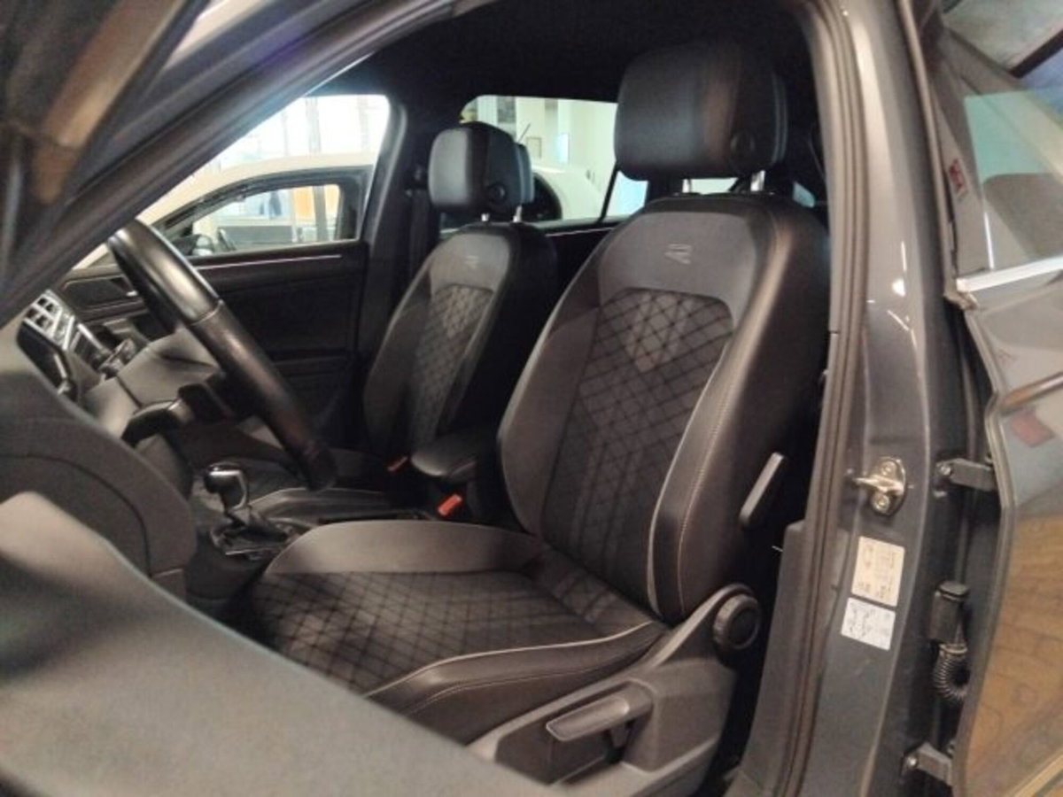 Volkswagen Tiguan Allspace 2.0 tdi R-Line 150cv dsg (17)