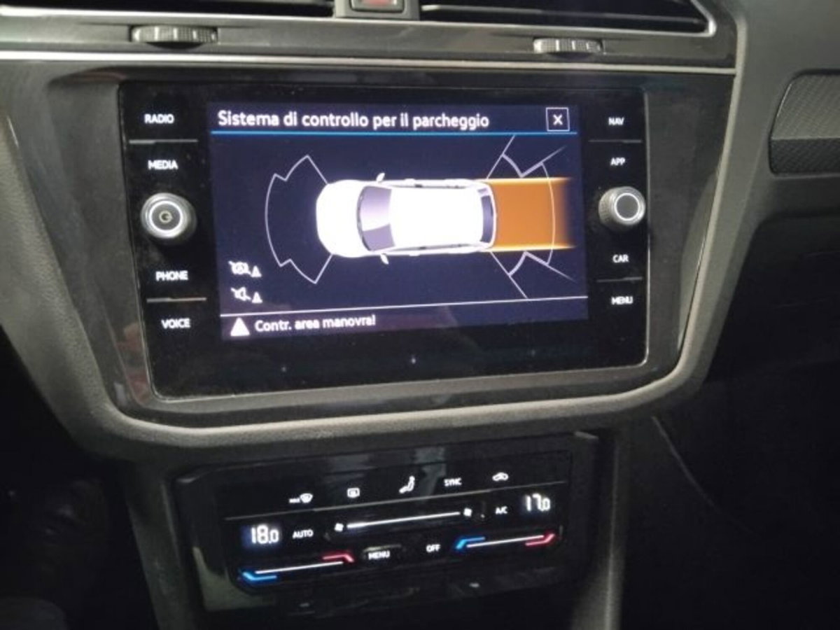 Volkswagen Tiguan Allspace 2.0 tdi R-Line 150cv dsg (18)