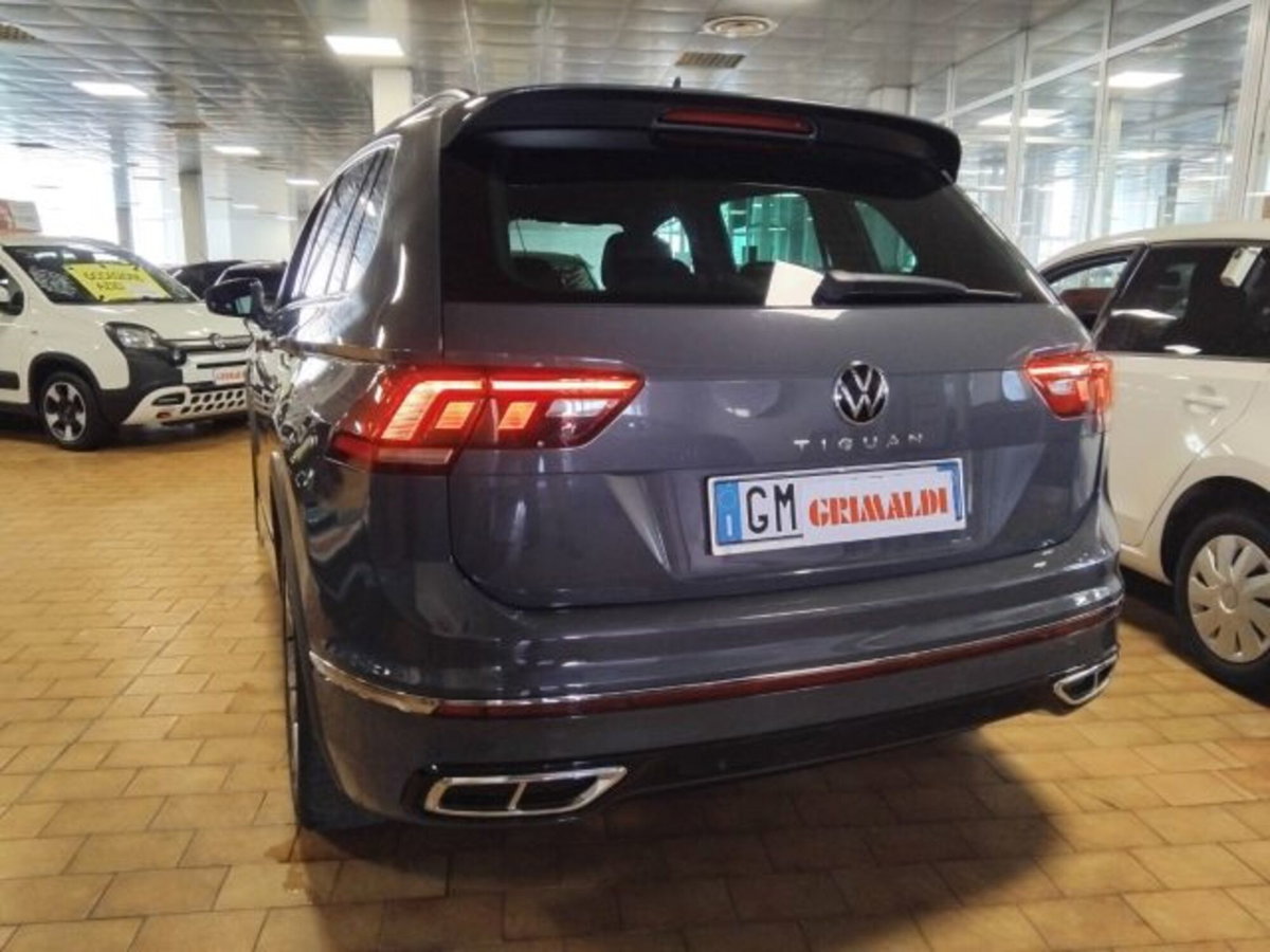 Volkswagen Tiguan Allspace 2.0 tdi R-Line 150cv dsg (6)