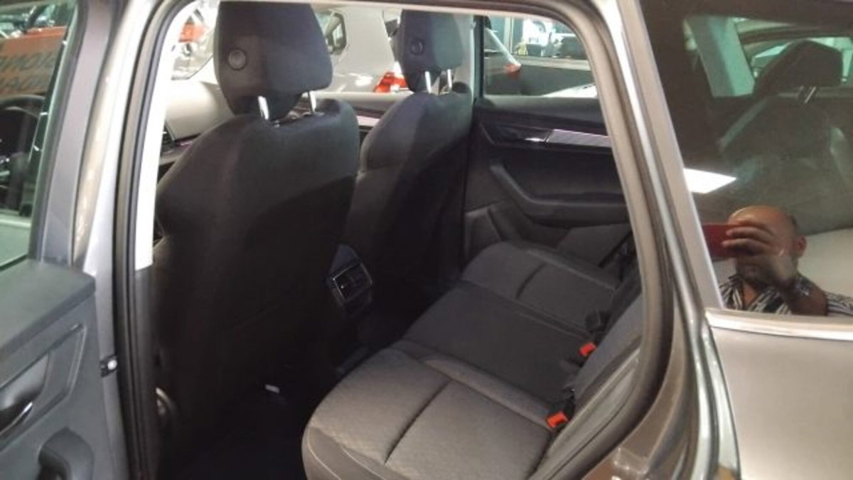 Skoda Karoq 2.0 TDI SCR 4x4 DSG Style (8)