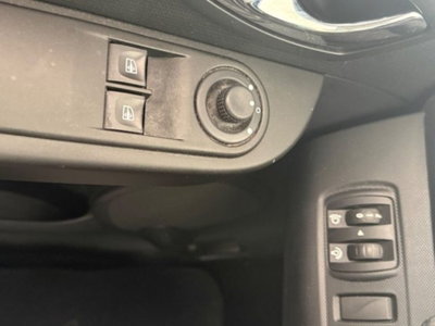 Renault Clio 1.2 75CV 5 porte Wave (10)