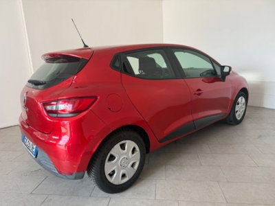 Renault Clio 1.2 75CV 5 porte Wave (13)