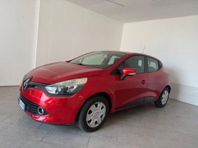 Renault Clio 1.2 75CV 5 porte Wave (3)