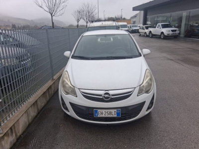 Opel Corsa 1.2 5 porte Club (2)