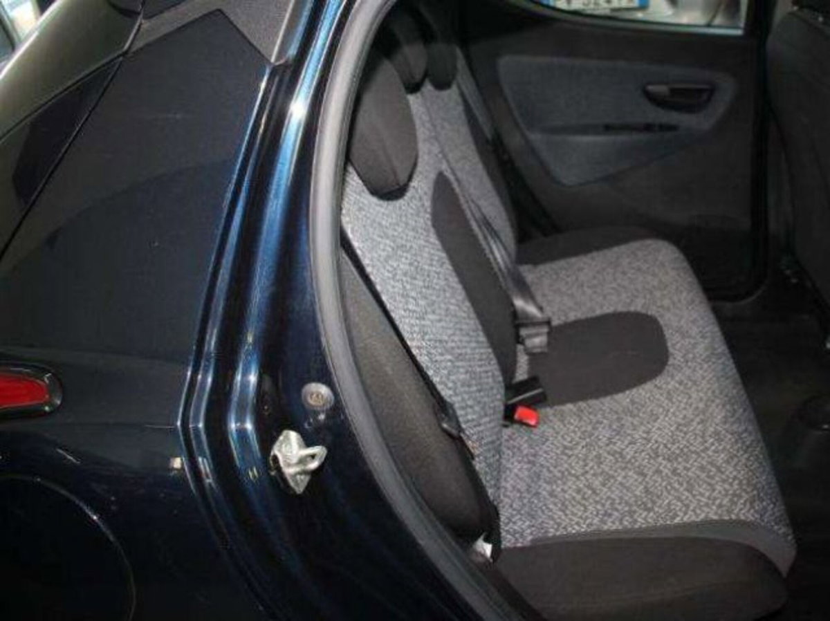 Lancia Ypsilon Multijet 16V Zero 6 (10)