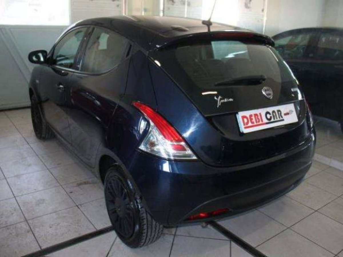 Lancia Ypsilon Multijet 16V Zero 6 (2)