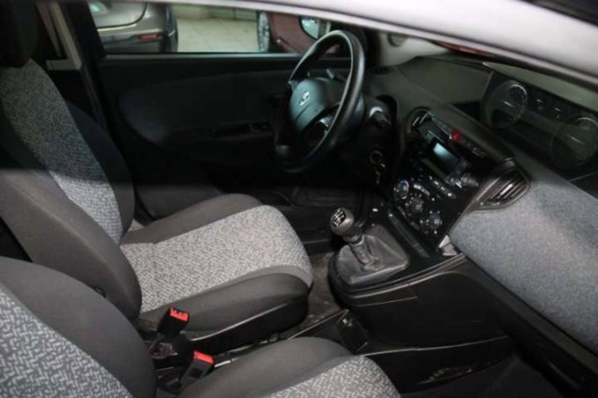 Lancia Ypsilon Multijet 16V Zero 6 (9)