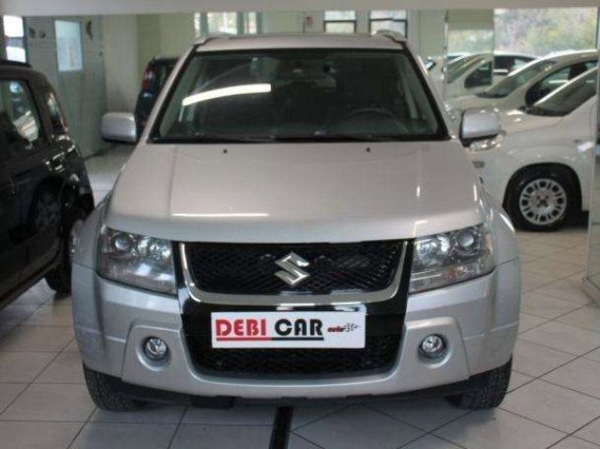 Suzuki Grand Vitara 1.9 DDiS 3p. Evolution Navi (2)