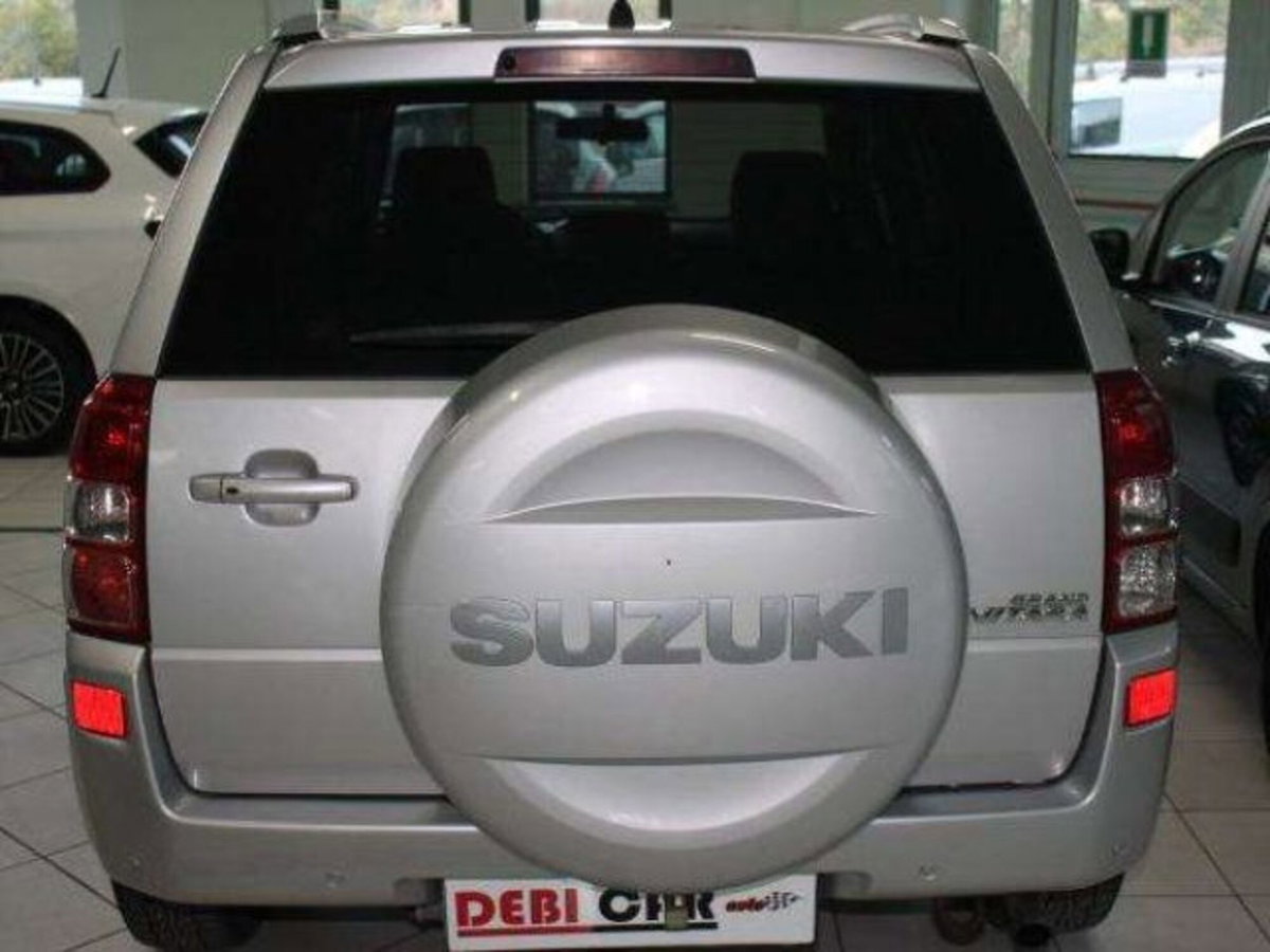 Suzuki Grand Vitara 1.9 DDiS 3p. Evolution Navi (4)