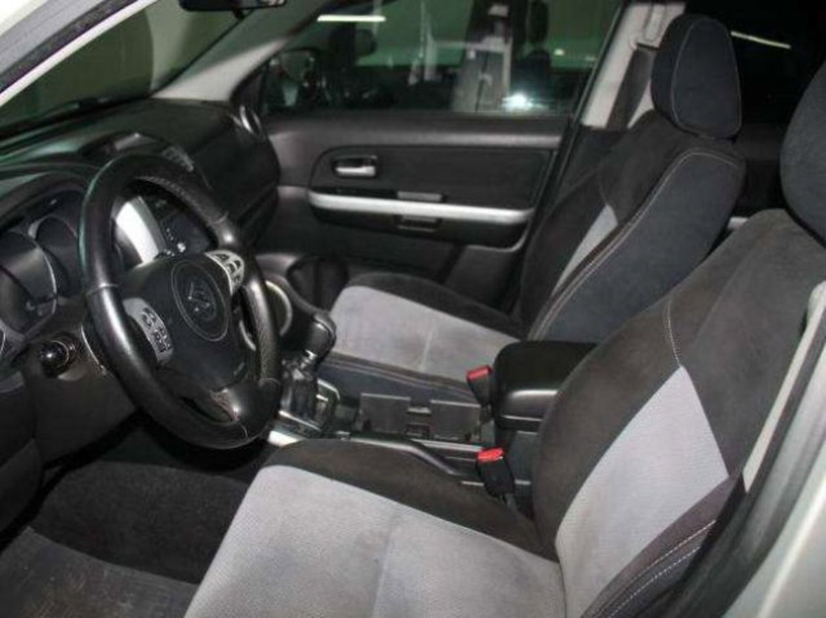 Suzuki Grand Vitara 1.9 DDiS 3p. Evolution Navi (6)
