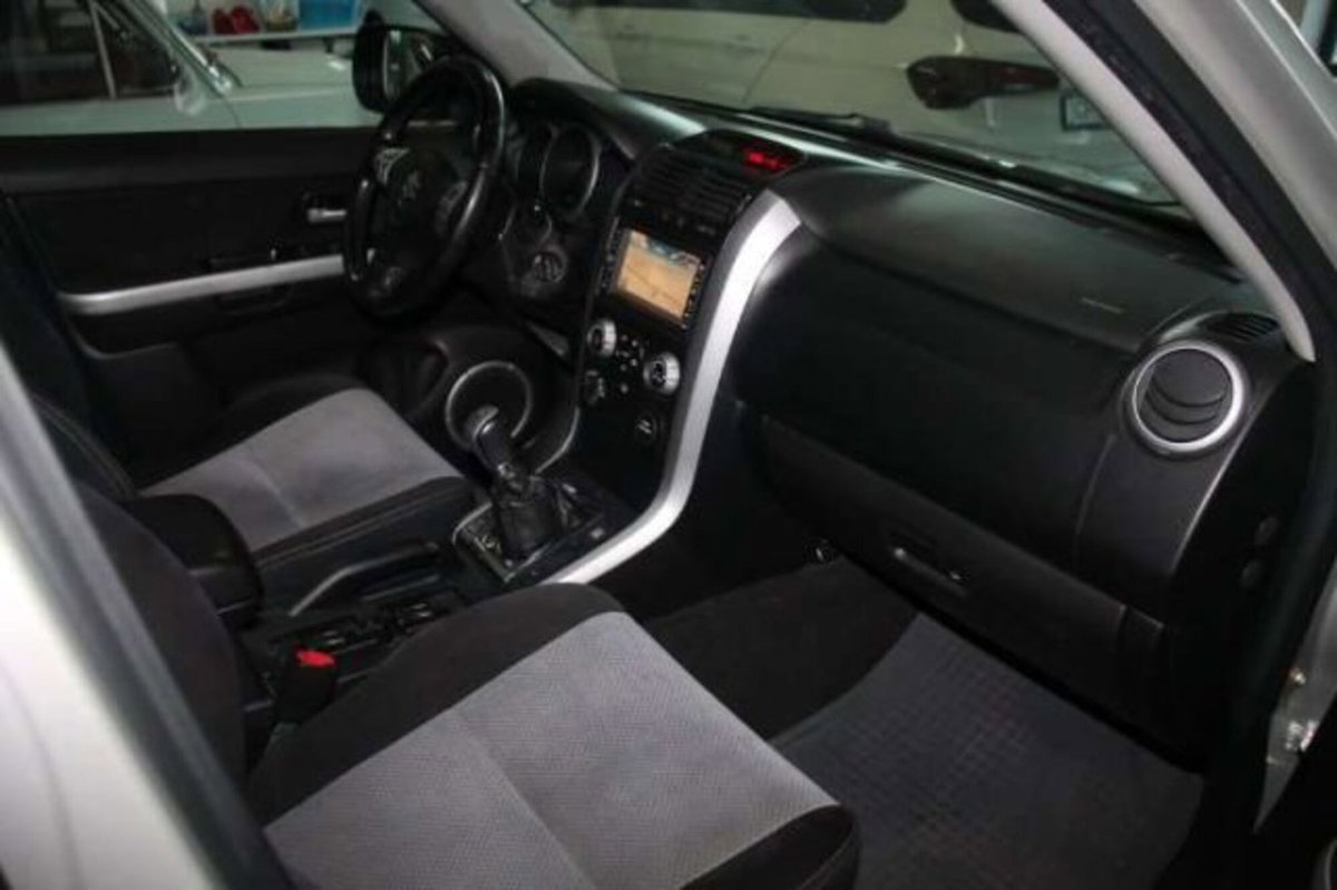 Suzuki Grand Vitara 1.9 DDiS 3p. Evolution Navi (7)