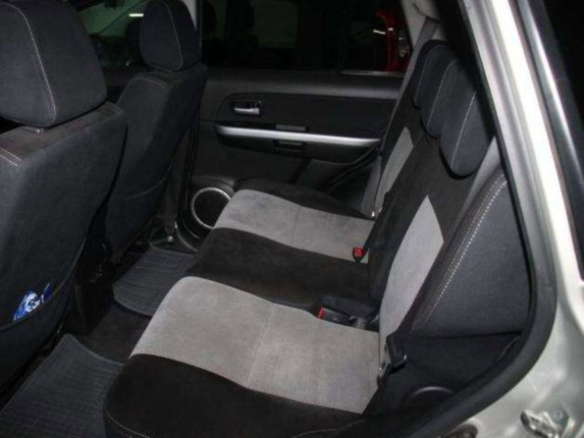 Suzuki Grand Vitara 1.9 DDiS 3p. Evolution Navi (9)