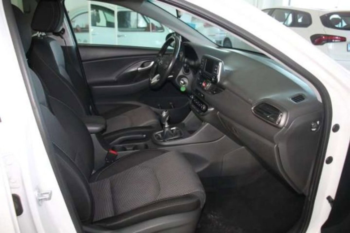 Hyundai i30 Station Wagon 1.4 BlueDrive GPL Comfort (8)