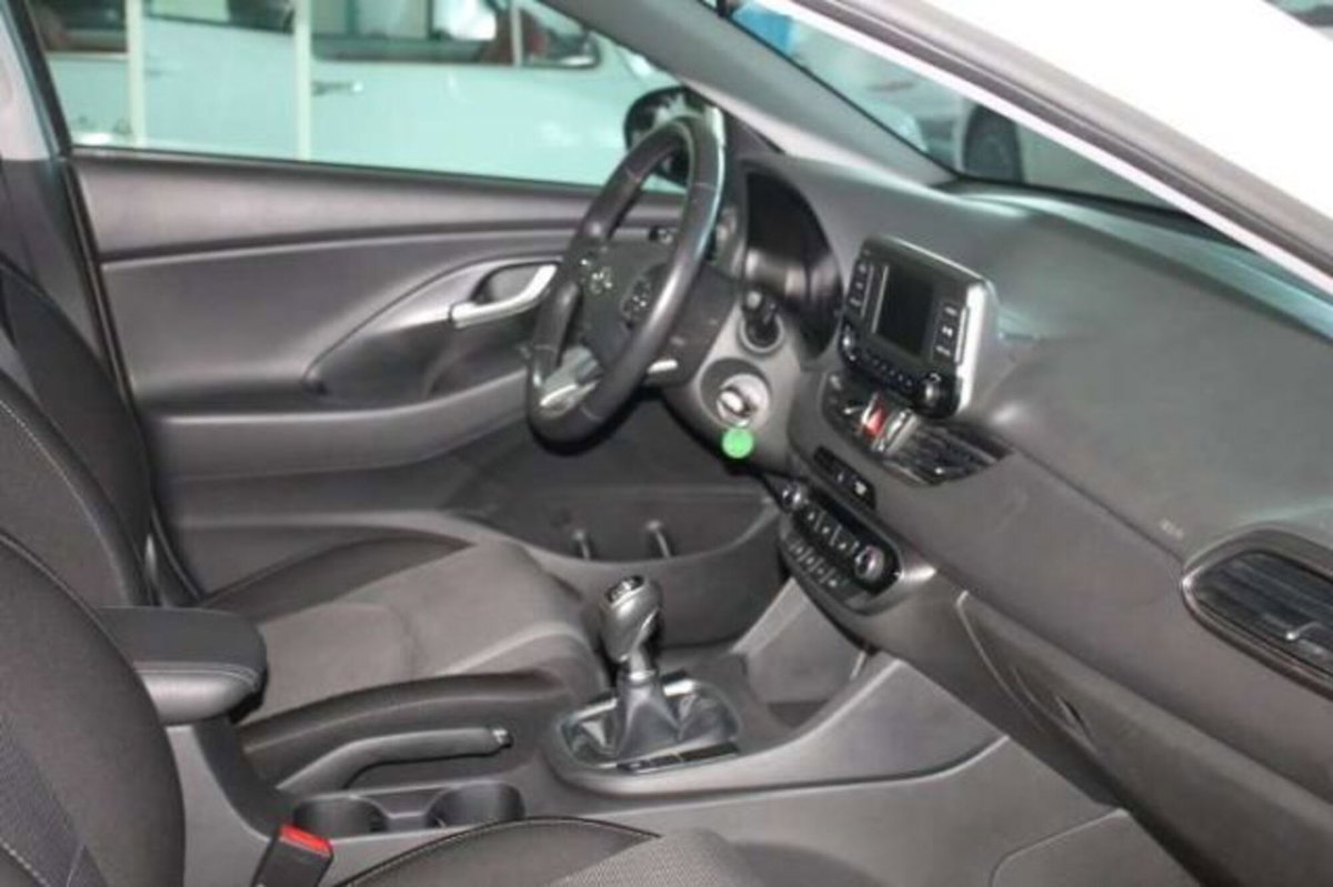 Hyundai i30 Station Wagon 1.4 BlueDrive GPL Comfort (9)
