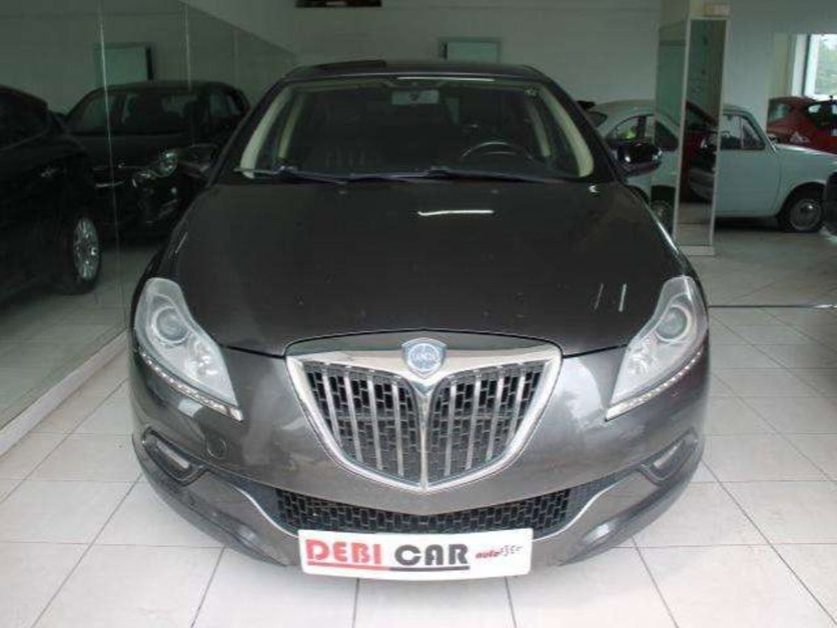 Lancia Delta 1.6 MJT DPF Gold (2)