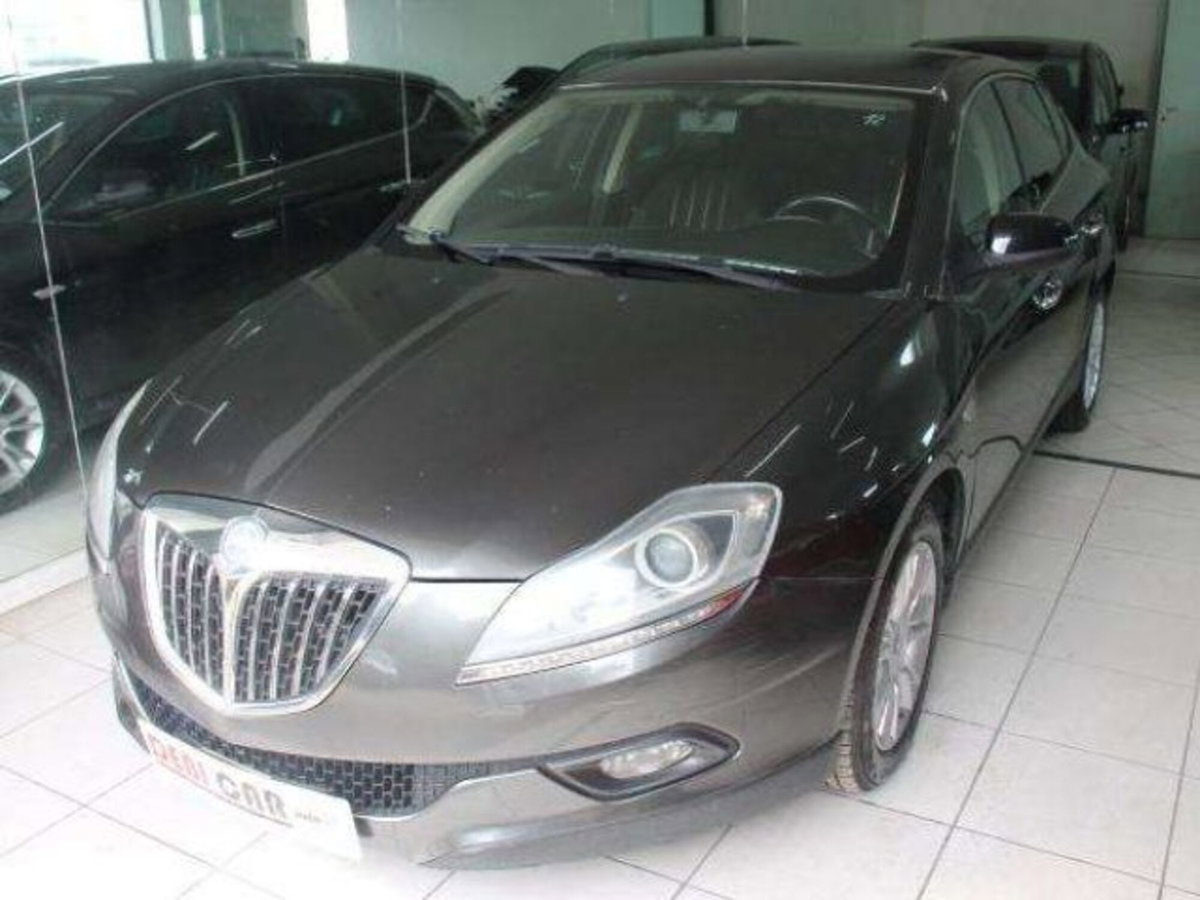 Lancia Delta 1.6 MJT DPF Gold (3)