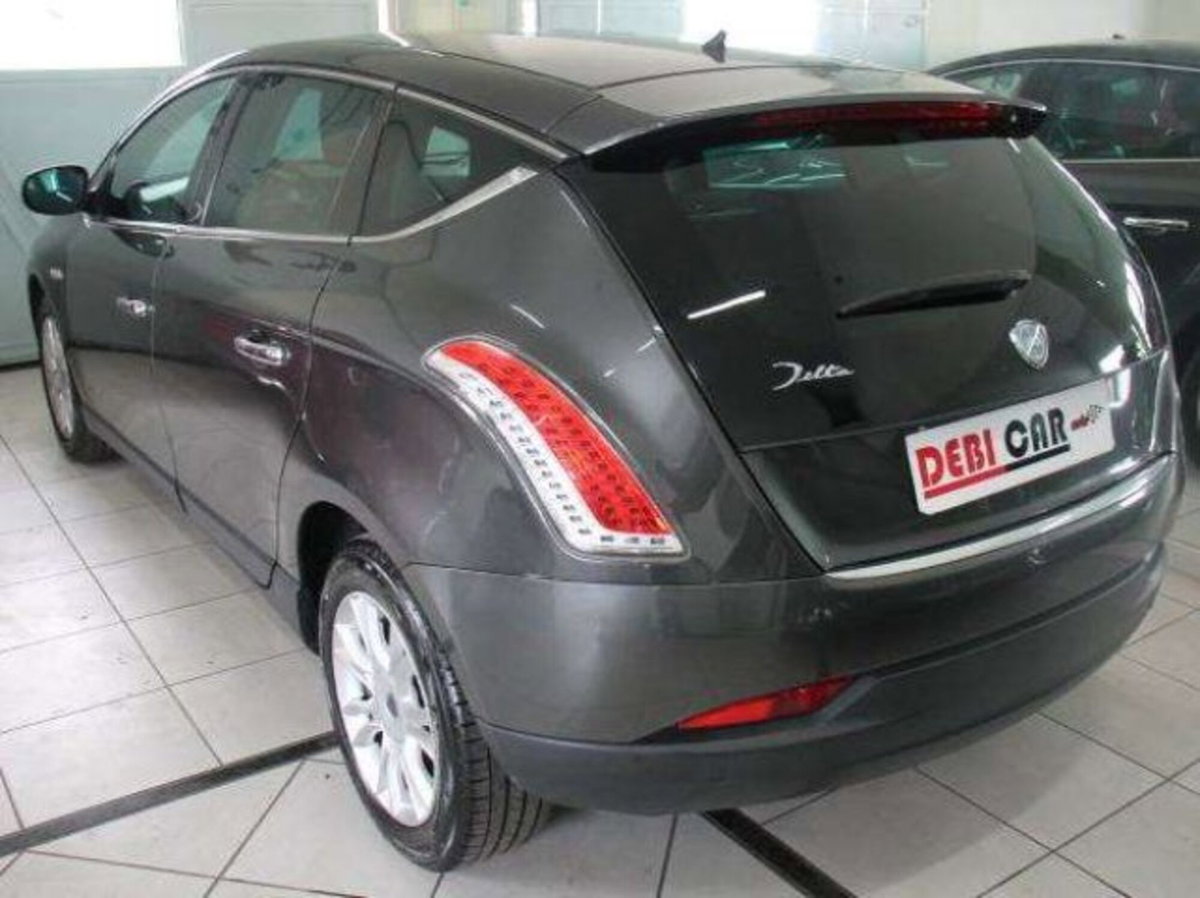 Lancia Delta 1.6 MJT DPF Gold (4)