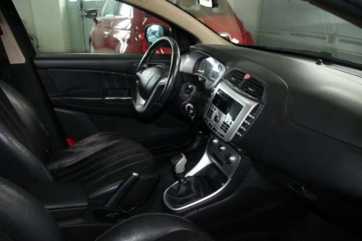Lancia Delta 1.6 MJT DPF Gold (8)