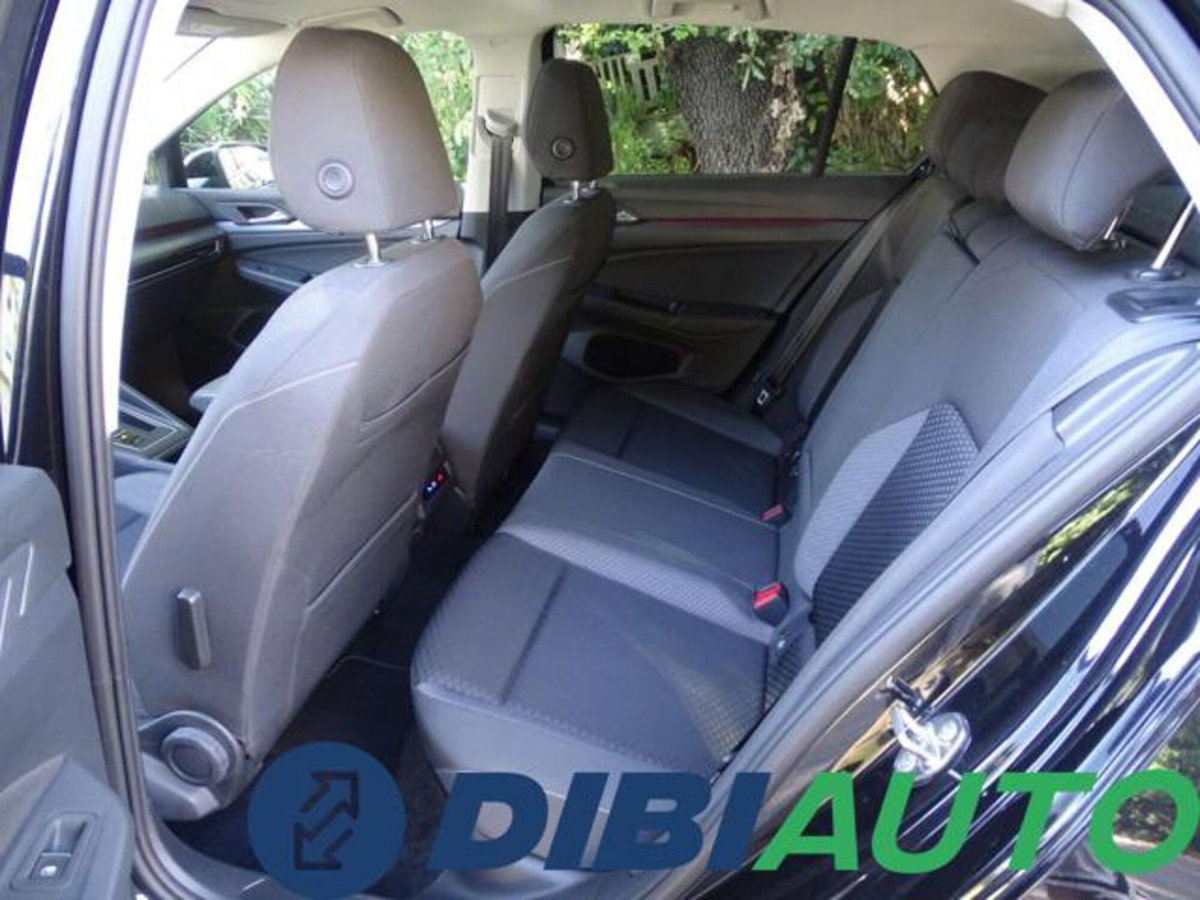 Volkswagen Golf 2.0 TDI 150 CV DSG SCR R-Line (9)