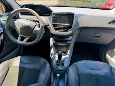 Peugeot 208 VTi 82 CV 5 porte Allure (10)
