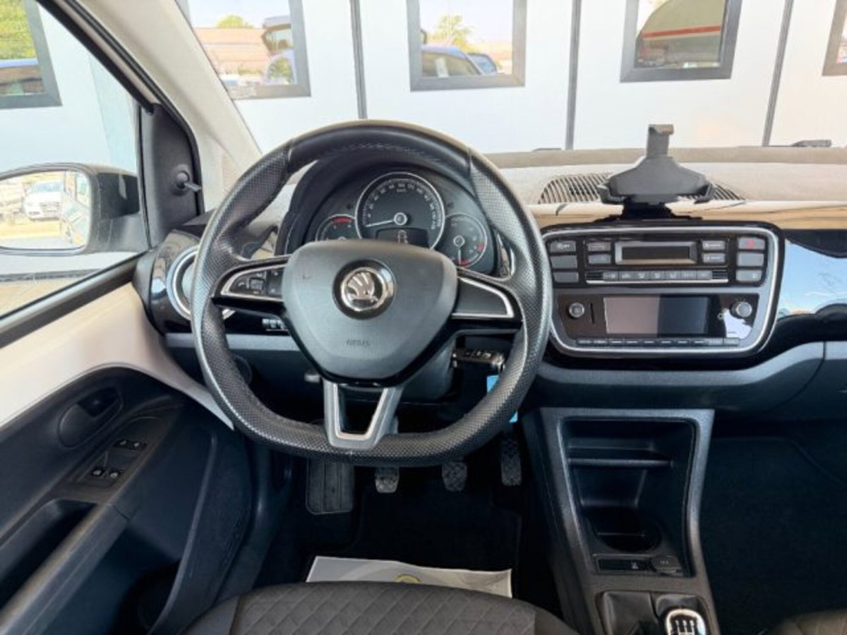 Skoda Citigo 68 CV 5 porte Design Edition G-Tec (11)